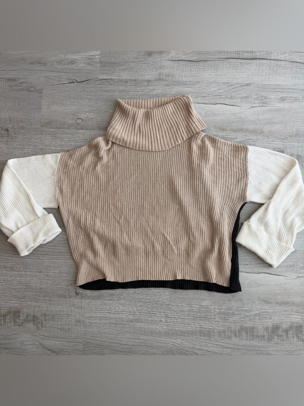 Splendid Colorblock Ribbed Turtleneck Sweater in Beige, White & Black
